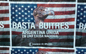 "Basta Avvoltoi", i manifesti che tappezzano Buenos Aires