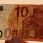 Giuseppe Manitta direttore della sede Banca d'Italia di Verona presenta la nuova banconota da 10 euro
