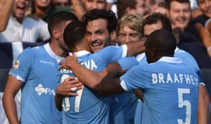 Candreva e compagni salutano il primo gol di Parolo in biancoceleste