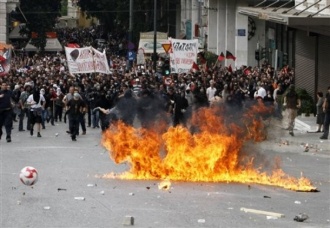 Grecia, più di 30mila licenziati