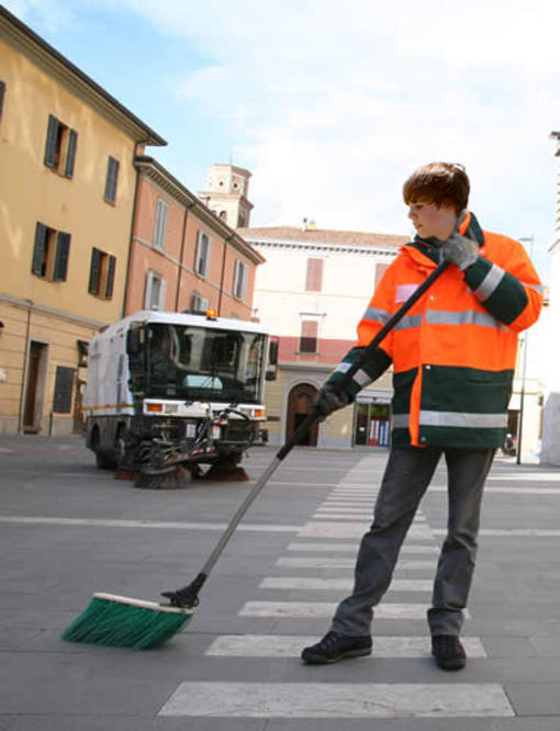 Lavoro: il sogno di un giovane su quattro è fare lo spazzino