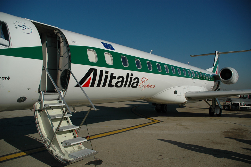 Fiumicino, tre algerini fuggono da un aereo diretto a Istanbul