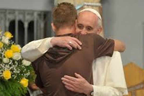 Amatrice: Papa Francesco visita i terremotati