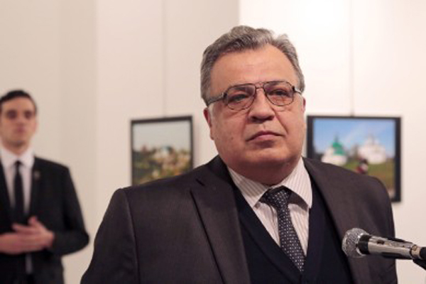 Ankara, ucciso l'ambasciatore russo
