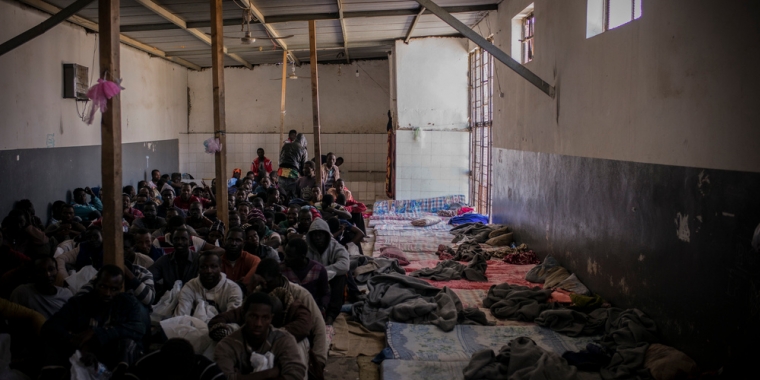 Migranti, Amnesty: Italia complice torture in Libia