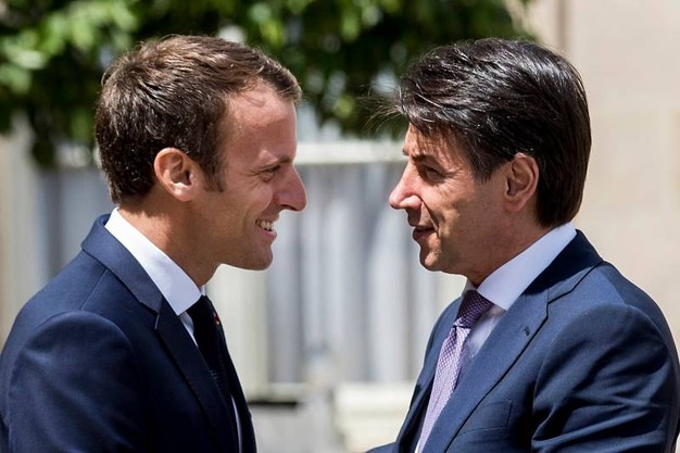 Conte-Macron, hotspot nei Paesi di provenienza