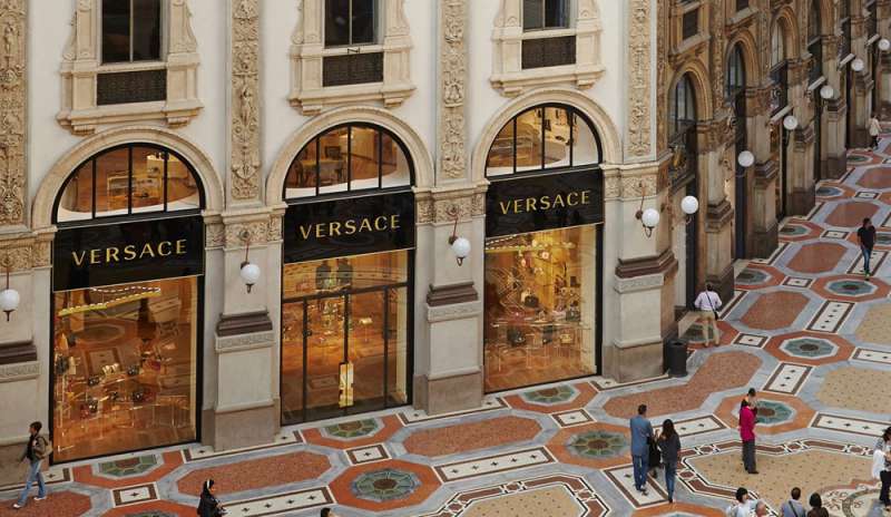 2 mld di dollari: in vendita la maison Versace