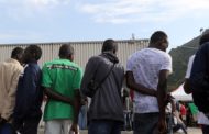 Migranti, Amnesty a Macron: ''Non fare il furbo''