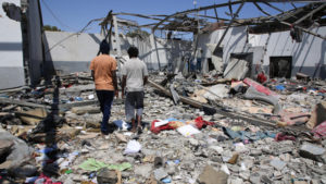 raid su campo detenzione profughi in Libia
